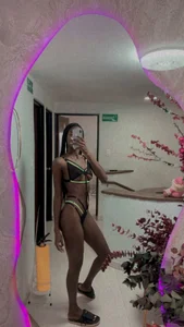 bonieklent: in my sexy mirror ( 4 фото)