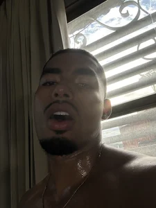 LiamByrneのSweating in the morning, Good morning 🥵😼☀️の枚の写真