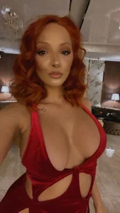 LaraQ kullanıcısının Selfies albümü -  5 fotoğraf