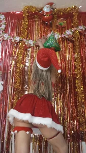 connie-big_hot-pussyのI wish you a Merry Christmasの 2枚の写真