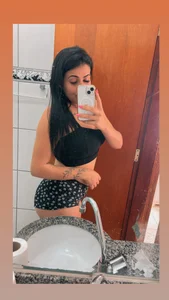 Agatha de Luanaapertadinha  2 Imagens