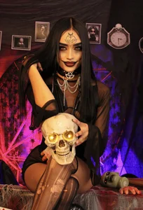 sophieedear Dark Halloween 🦹‍♀️ Pic 8