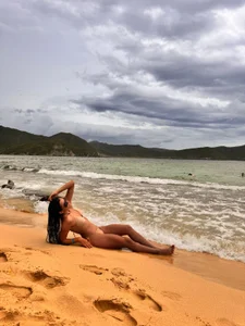 coniie_jhons On the beach 🏖️🏝️ Pic 3