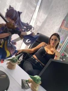 letiziia_sky1のbussiness womanの 2枚の写真