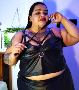 VeronikCuhubbyのSexy Veroの 2枚の写真