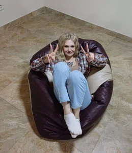 Sofia_Kenwood Public Pic 8