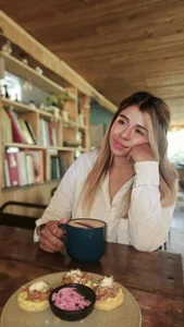 rajnar_ninaa I'm just enjoying a good coffee and cold climate Pic 4