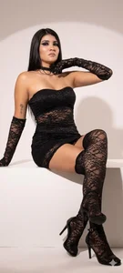 Nina-Velvet Public Pic 5