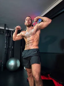 Sweaty and training💪 od _adamcoper_  4 snímek