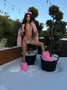 MadisonKroft Winter is here Foto 2