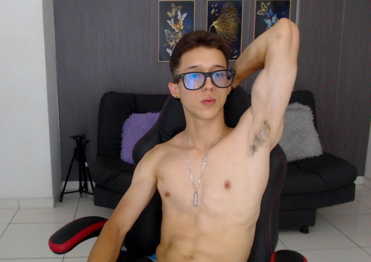 Ảnh Thịnh Hành của skinny_bigcock02 8673