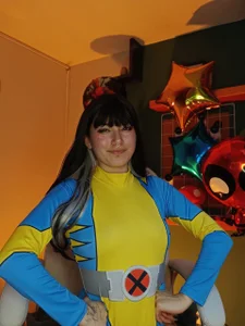 _zephyr_: Your Wolverine Girl 🐺 ( 8 фото)