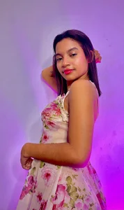 lucyy_latin Know a bit demi Pic 2