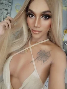 xMONSTERanac0ndax kullanıcısının BLONDE GIRL albümü -  7 fotoğraf