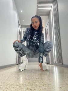 GabrielaLugo Between Threads and Moans Immagine  6