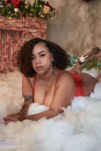 YariRose feliz navidad🍒✨⭐ Pic 3