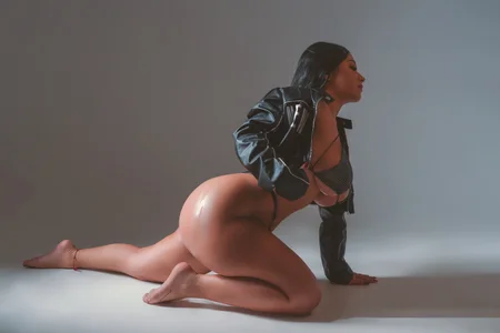 LunaBaker-1 Your Favorite Girl 🔥 Hình 2