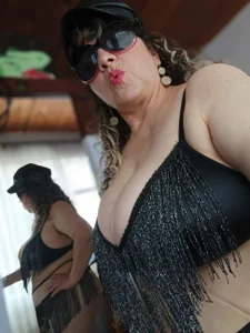 Milfysis Public Pic 8