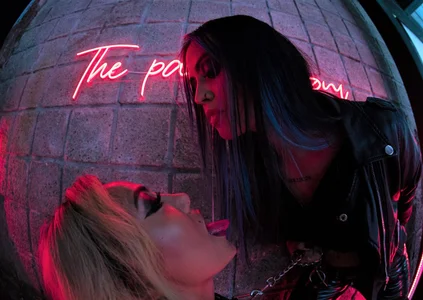 Sophy_ValeryのSPIT THE SLAVEの 3枚の写真