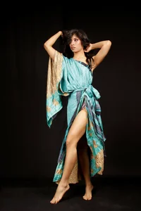 Issa_cooper Public Hình 6