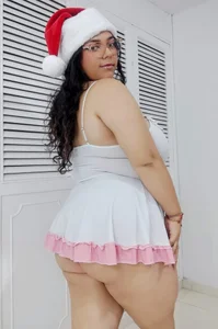 TiffantyAndStacy kullanıcısının sexy christmas nurse albümü -  3 fotoğraf