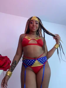 AngelaRoberts Amateur wonder woman 💞 Pic 3