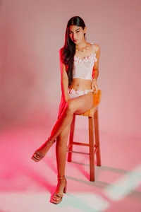 Dana_Paula Pretty girl in pink 💗 Bilde