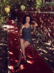 CarlaReysXのSexy dressの 8枚の写真