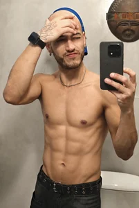 Theo de Syntheo  3 Imagens
