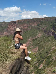 carlajames_: Public ( 7 фото)