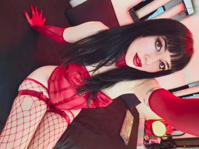 alixxon1 Touching me thinking of you 😈 Foto 2