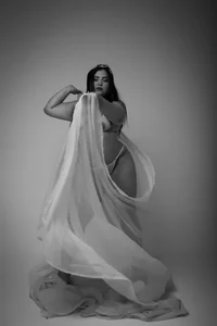 AGATHAA_WHITE's Between veil and skin Sex Photo 3