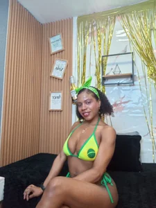 Sarahi_rose What if today you become my favorite temptation? 😈 Poză 5