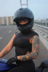 RedLaraa Your fav driver🏍 зображення