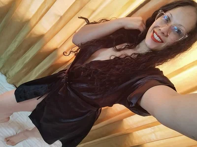 deliciousfisting very sexy in my black satin robe Pic