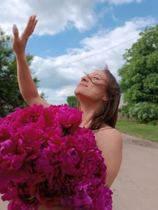 SweetGirl1- Public Pic 4