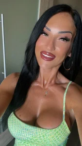 Alettajade Public Pic 9