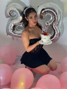 Ivy_Starr_ My Birthday 🎂🎉 Pic