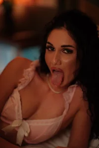 Eyes on Me de AlessiaDebbie  4 Imagens