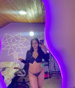 new mirror de Shaarongp  photos