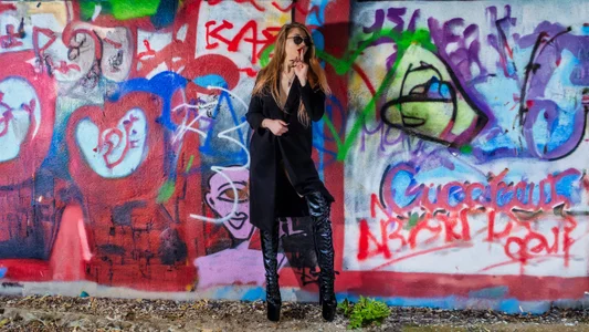 ArielBurn Goddess of colorful walls Pic 4