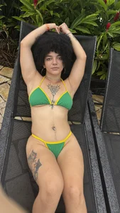 Me s2 de CamillyBlum  3 Imagens