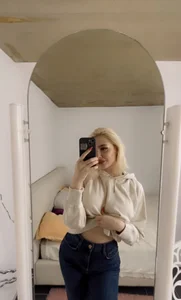 oliviabr0wn0 Public Pic