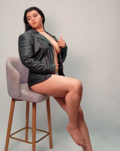 Mia__blakee Leather and something sexy🔥😈 slika 3