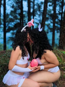 Chloe_and_Violeta Public Pic 3