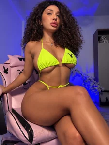 ChloeJoyce Selfies Foto 3
