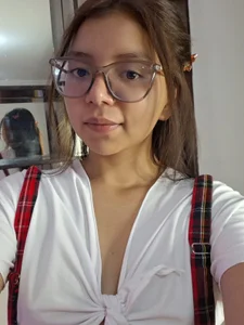 Zoow_bluussh Your favorite schoolgirl Pic 2