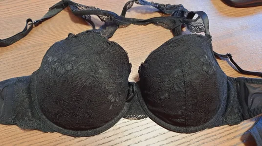 NikkiHolland Gedragen bh te koop. PM voor info... Pic