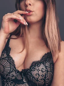 TORI1_ in a new bodysuit Pic