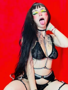 Samantha_Smiithの💜😈🔥の 3枚の写真